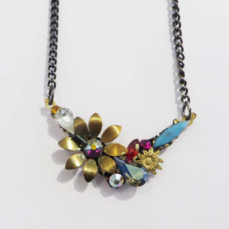 Small V-Necklace